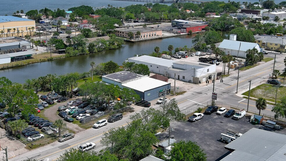 More Photos Of 705 N Beach St, Daytona Beach Manufacturing For Sale