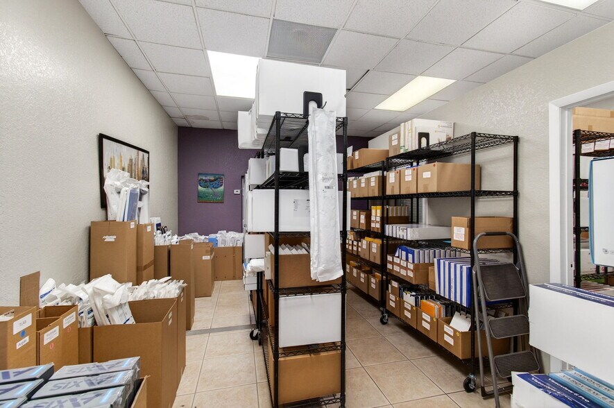 More Photos Of 321 N Railroad Ave, Boynton Beach Unknown For Lease