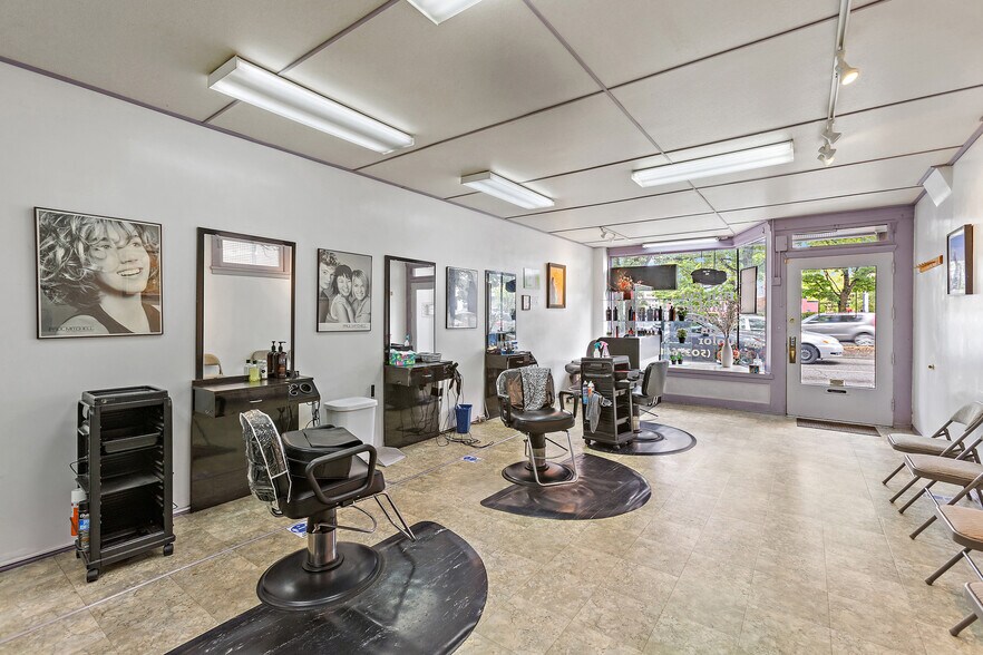 More Photos Of 12670 SW Farmington Rd, Beaverton Freestanding For Sale