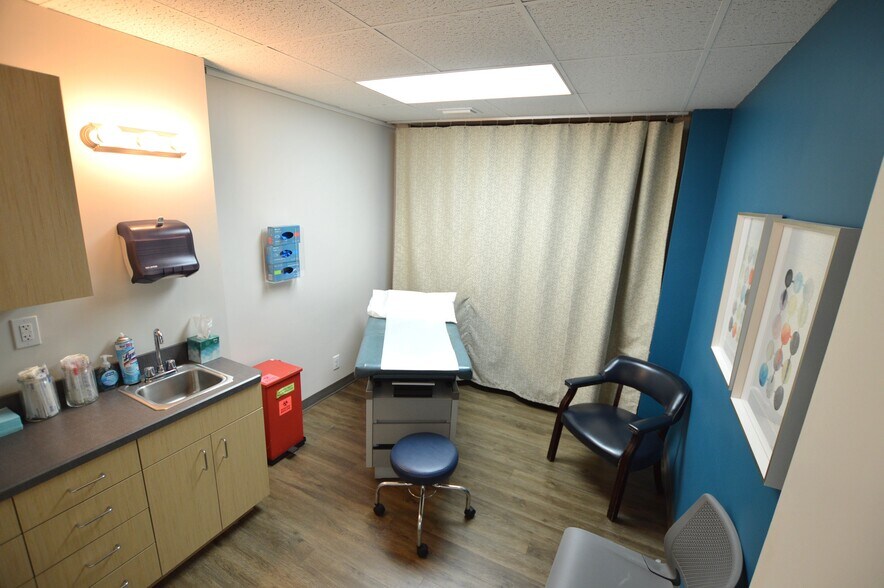 More Photos Of 2241 Peggy Ln, Garland Medical For Sale