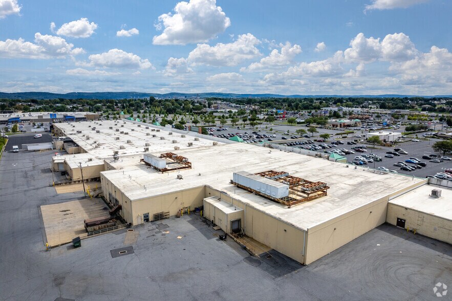 More Photos Of 2601-2631 Macarthur Rd, Whitehall Unknown For Sale