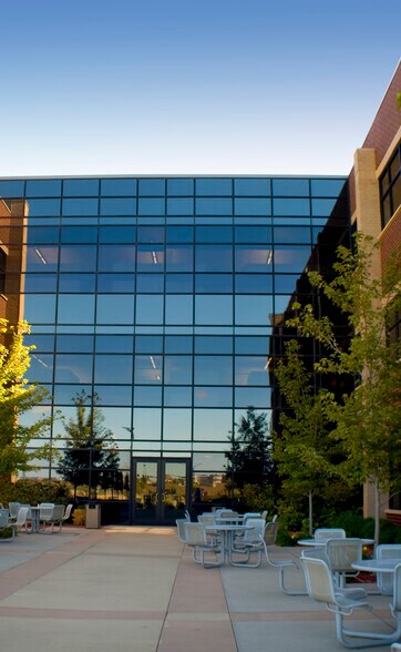 More Photos Of 12421 Meredith Dr, Urbandale Office For Lease