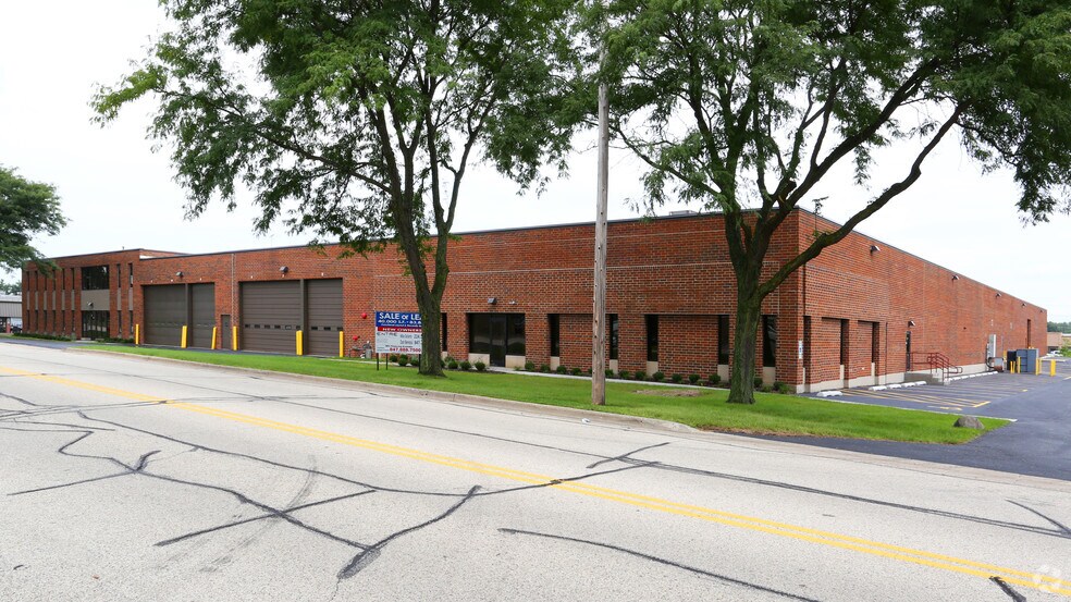 More Photos Of 680 Industrial Dr, Cary Warehouse For Lease