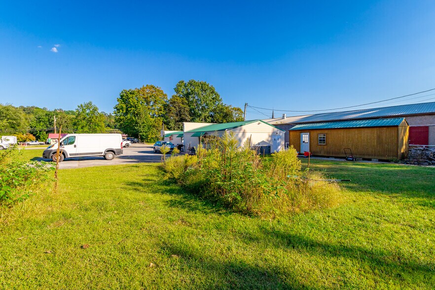 More Photos Of 15781 Rankin Ave, Dunlap Freestanding For Sale