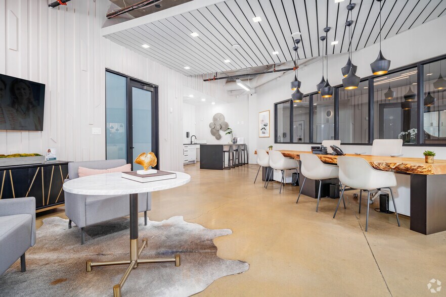 More Photos Of 100 N Santa Rosa St, San Antonio Apartments For Lease