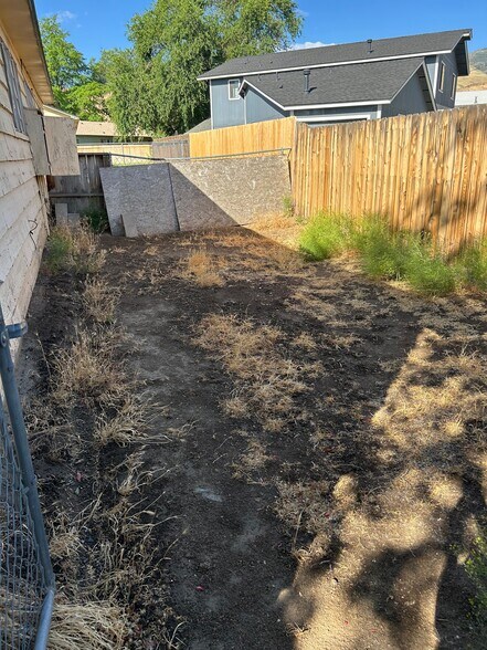 More Photos Of 2010-2020E Sheffield Mnr W, Carson City Multifamily For Sale