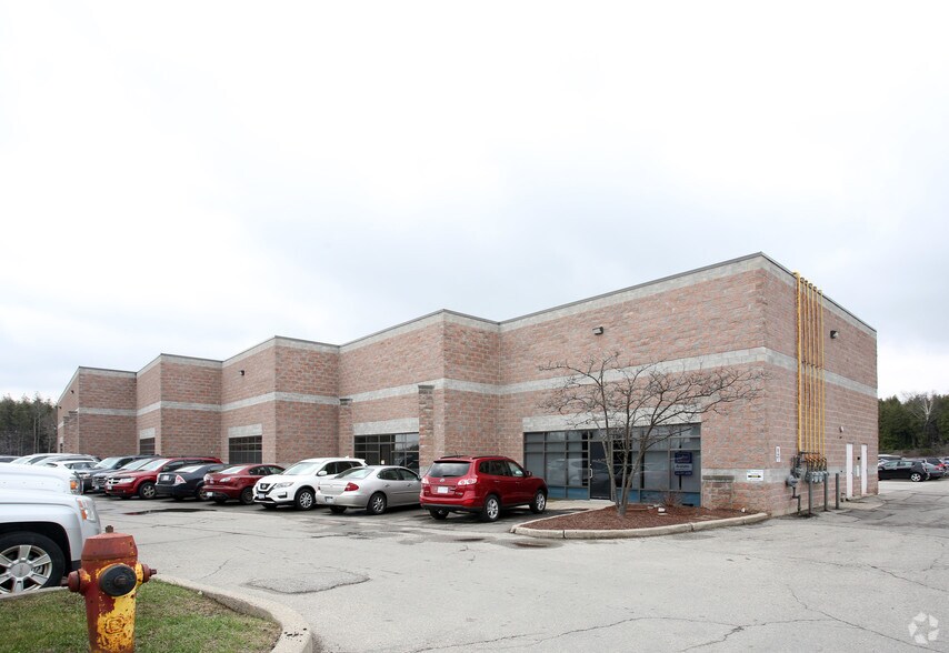 More Photos Of 695 Riddell Rd, Orangeville Showroom For Lease