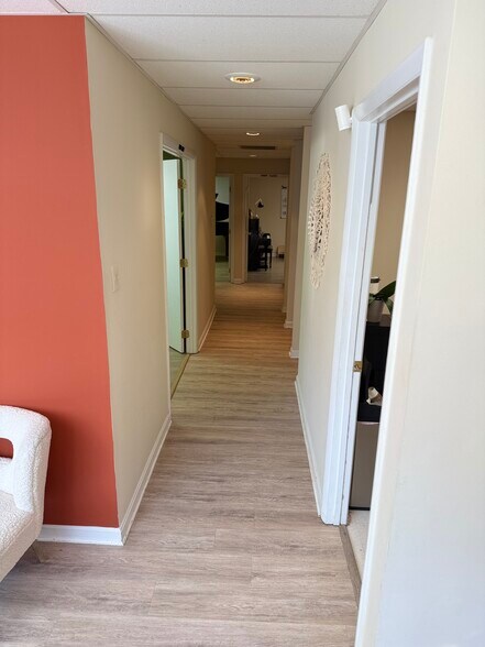 More Photos Of 311 W Maple Ave, Vienna Medical For Sale