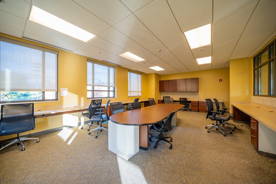 More Photos Of 170 Taylor Station Rd, Columbus Medical For Lease