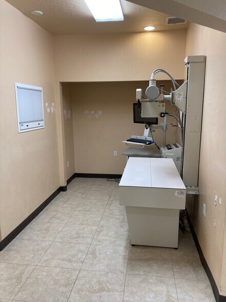 More Photos Of 2245 E State Route 69, Prescott Veterinarian Kennel For Sale