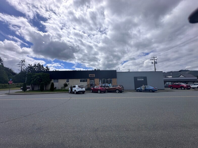 More Photos Of 4918 Napier St, Port Alberni Flex For Sale