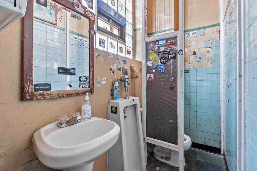 More Photos Of 2525 S Jefferson Ave, Saint Louis General Retail For Sale