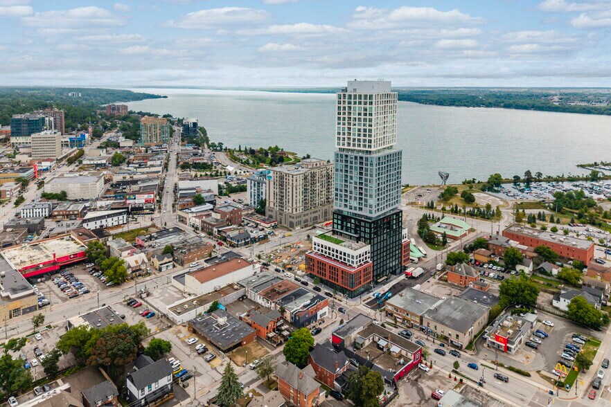More Photos Of 49 Mary St, Barrie Restaurant For Sale