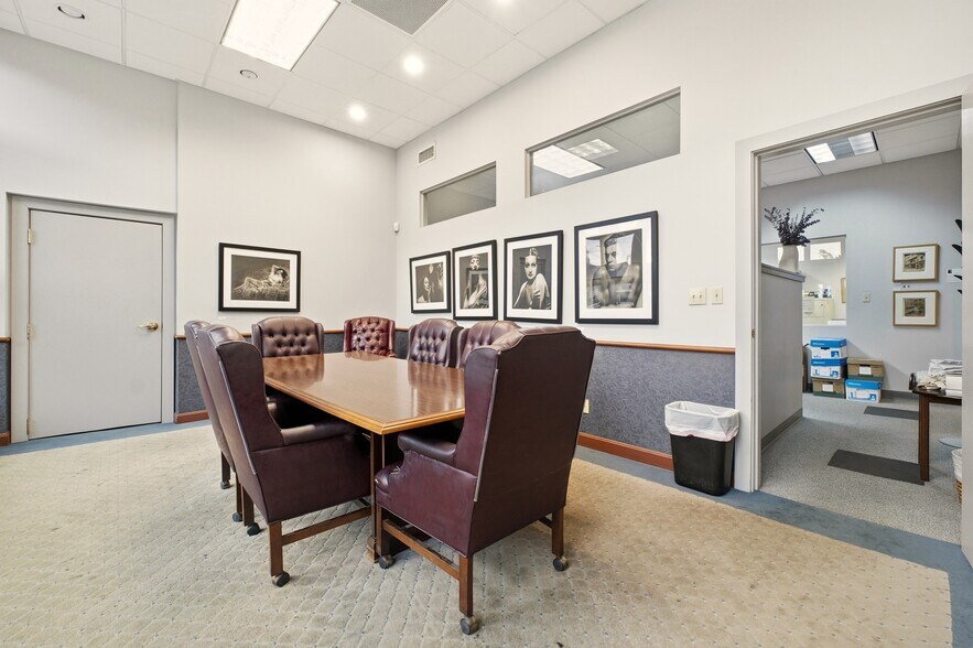 More Photos Of 713 E Market St, Louisville Office Residential For Sale