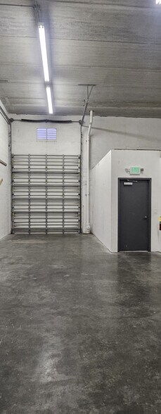More Photos Of 15075 SW 137th St, Miami Warehouse For Lease