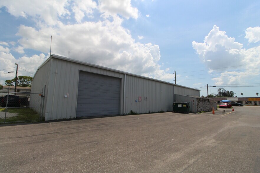 More Photos Of 6023 15th St E, Bradenton Warehouse For Sale