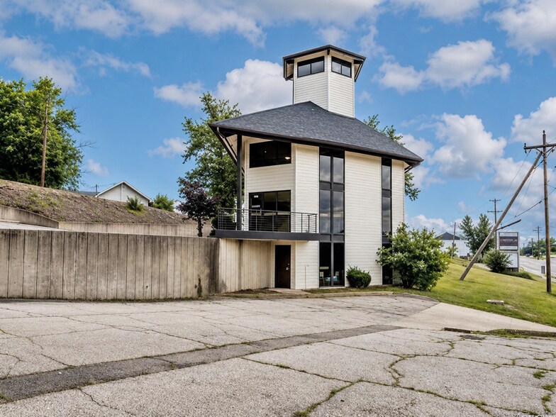 More Photos Of 5380 Central Ave, Hot Springs Office For Sale