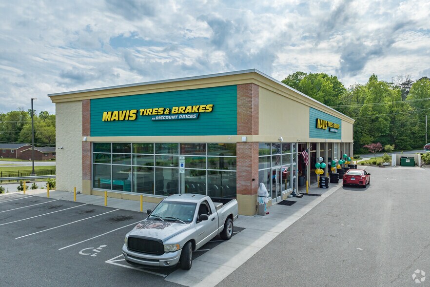 Primary Photo Of 131 Westchester Dr, High Point Auto Repair For Sale