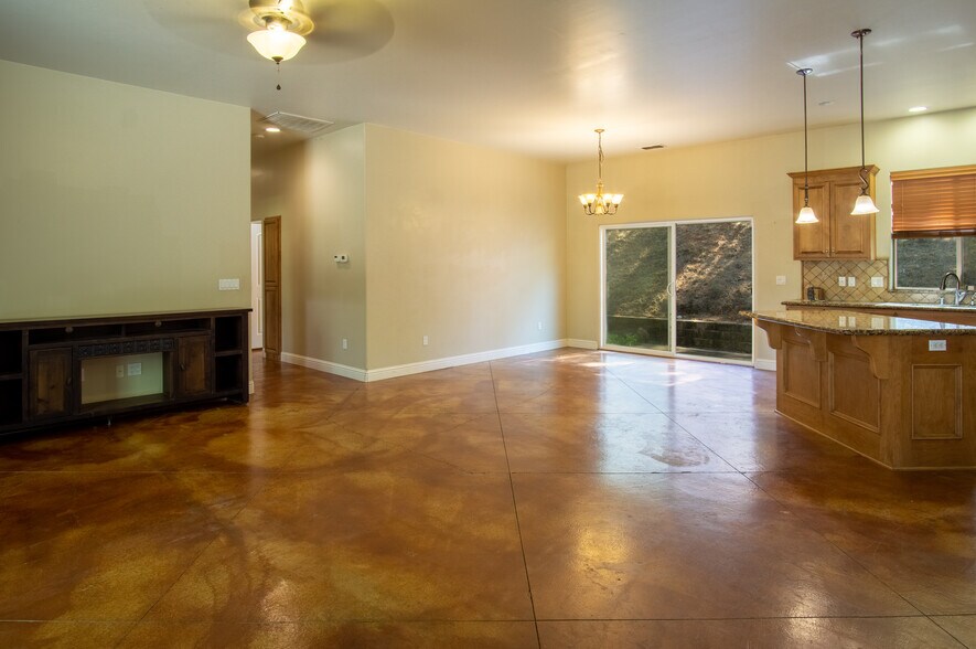 More Photos Of 7071 Ridge Road, Newcastle Winery Vineyard For Sale
