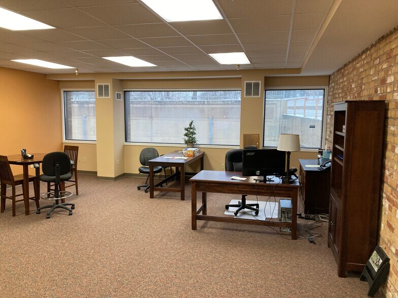 More Photos Of 118 E Superior St, Duluth Storefront Retail Office For Sale