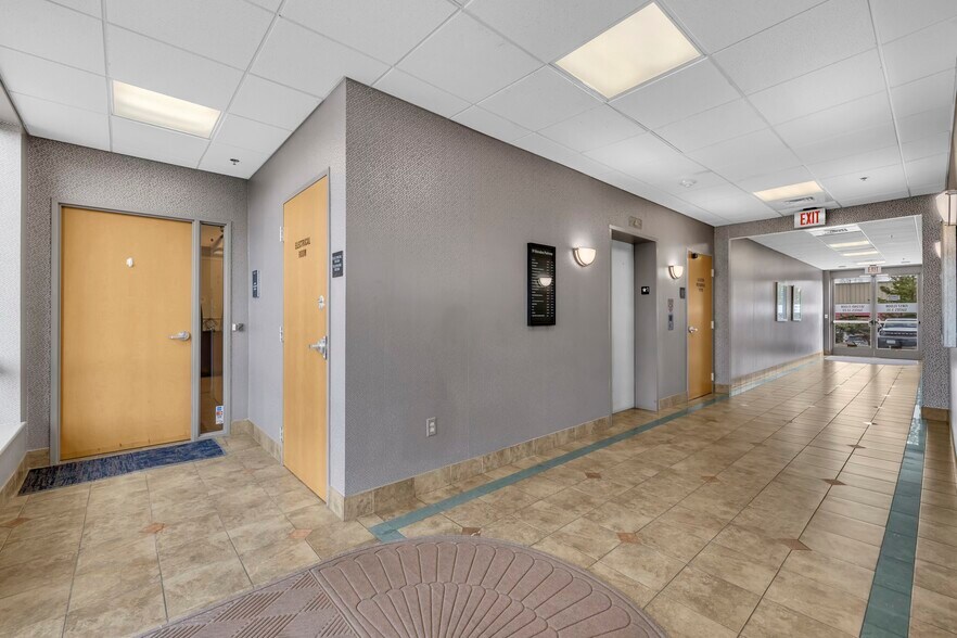 More Photos Of 459 Herndon Pky, Herndon Medical For Lease