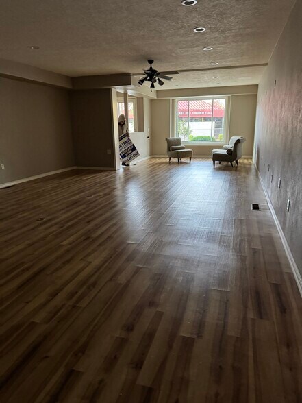 More Photos Of 718 N Main Ave, Gresham Loft Creative Space For Lease