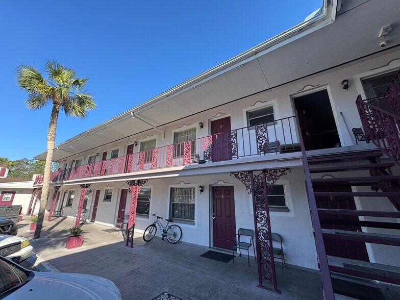 More Photos Of 16872 SE Highway 19, Cross City Hotel For Sale