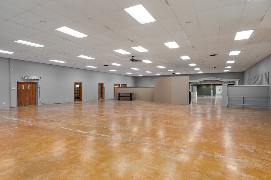 More Photos Of 11966 State Hwy 13, Kimberling City General Retail For Sale