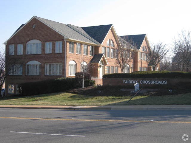 More Photos Of 3601-3605 Chain Bridge Rd, Fairfax Office For Lease