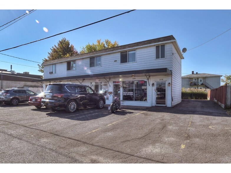 Primary Photo Of 320-328 Rue De Rouville, Beloeil Apartments For Sale