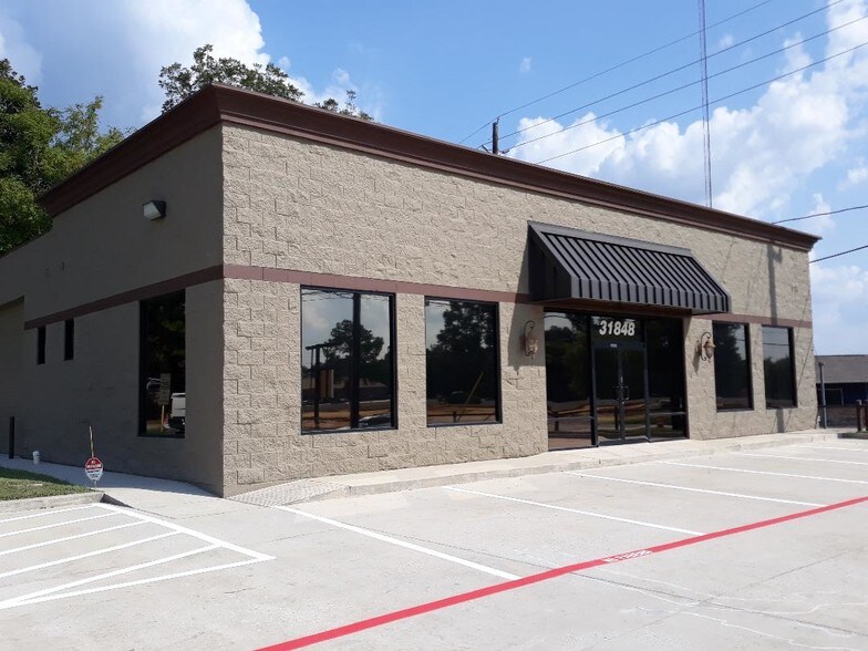 Primary Photo Of 31848 State Highway 249, Pinehurst Showroom For Lease