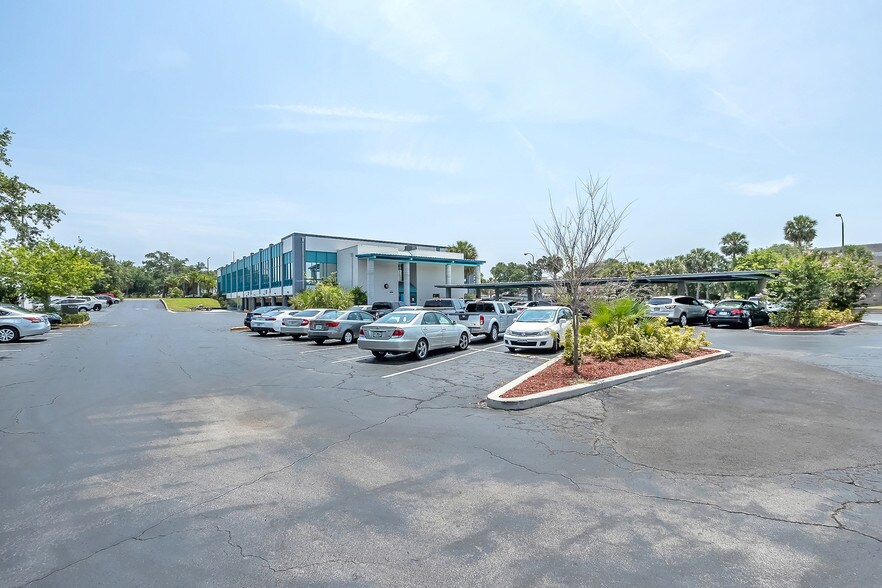 More Photos Of 130 N Ridgewood Ave, Daytona Beach Office For Sale