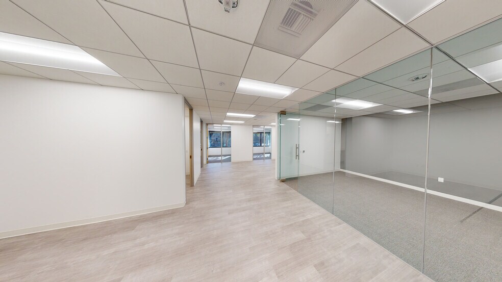 Primary Photo Of 16830 Ventura Blvd, Encino Office For Lease