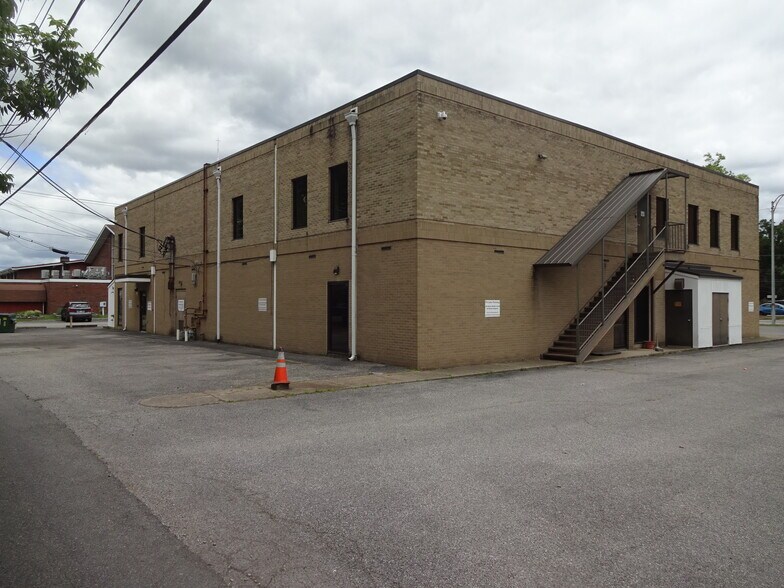 More Photos Of 4701 MacCorkle Ave SE, Charleston Medical For Sale