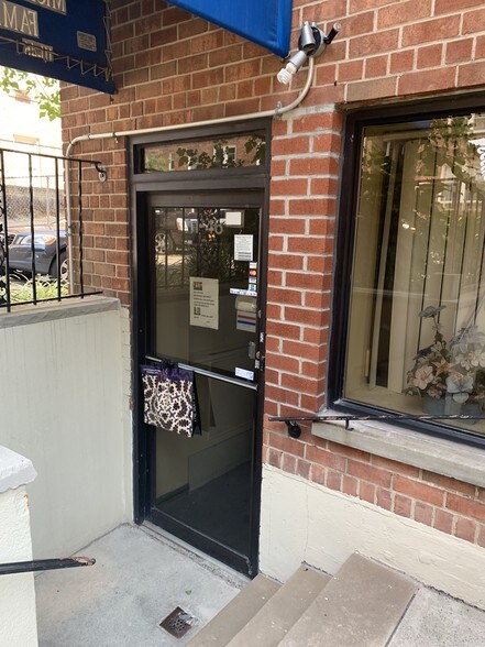 More Photos Of 11146 76th Dr, Forest Hills Apartments For Lease
