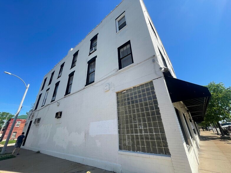 More Photos Of 7425-7429 S Broadway, Saint Louis Apartments For Sale