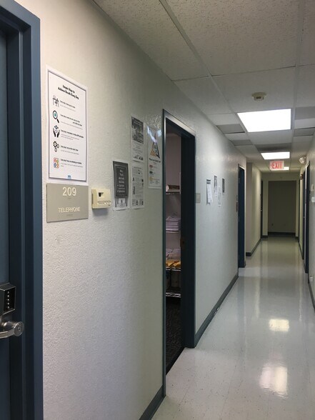 More Photos Of 206 8th St, Fabens Medical For Sale