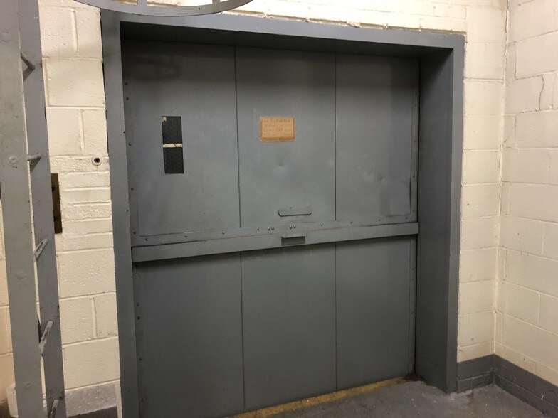 More Photos Of 280 NW Federal Ave, Massillon Light Manufacturing For Lease