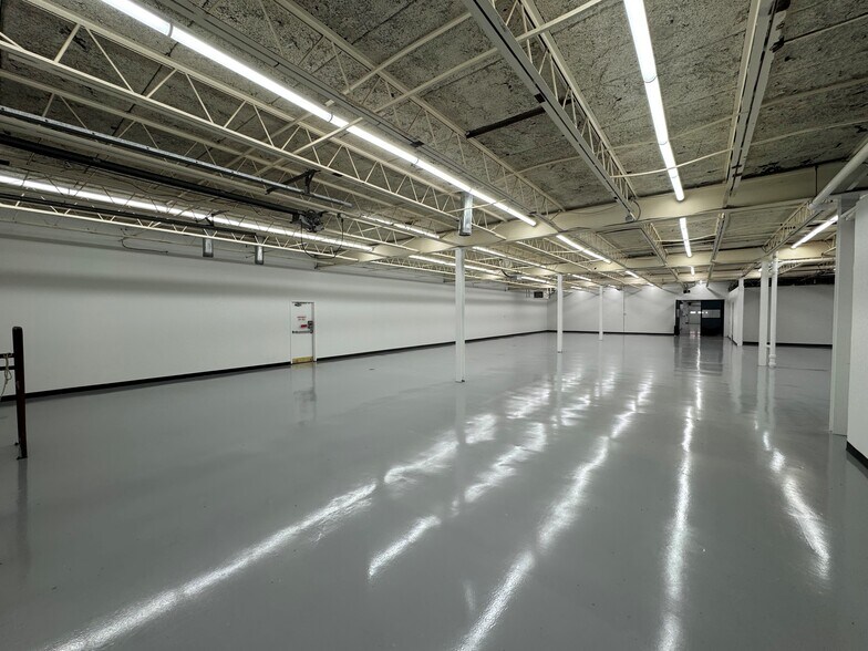 More Photos Of 19 West St, East Hanover Light Manufacturing For Lease