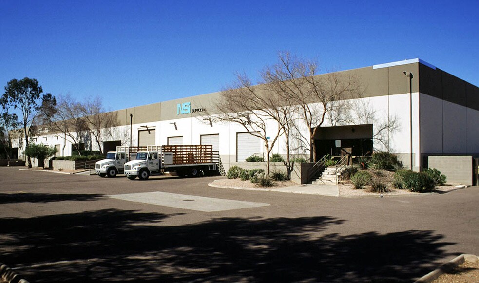 More Photos Of 808-820 W Geneva Dr, Tempe Warehouse For Lease