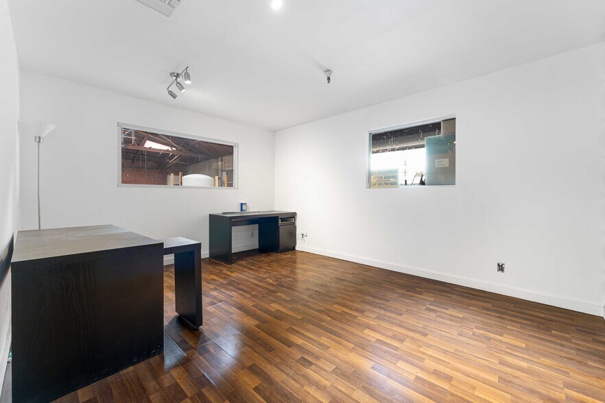 More Photos Of 15610 S Main St, Gardena Distribution For Sale