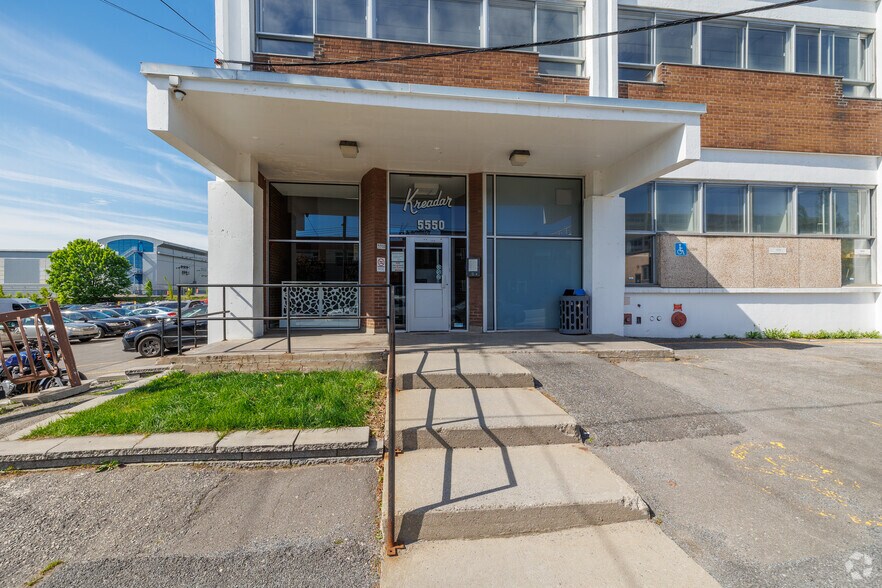 More Photos Of 5550 Rue Fullum, Montréal Loft Creative Space For Lease