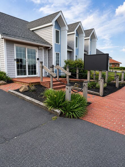 More Photos Of 3 Oak Bluffs Ave, Vineyard Haven Bank For Sale