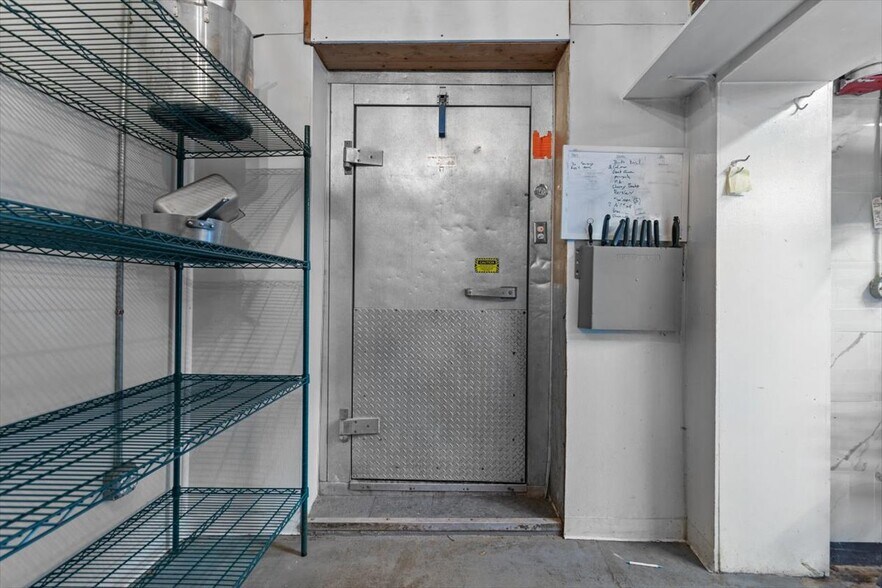 More Photos Of 439 Candlewood Lake Rd, Brookfield Freestanding For Lease