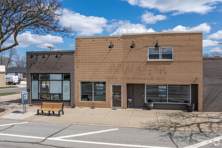 More Photos Of 2860, 2870 & 2880 Coolidge Hwy, Berkley General Retail For Sale