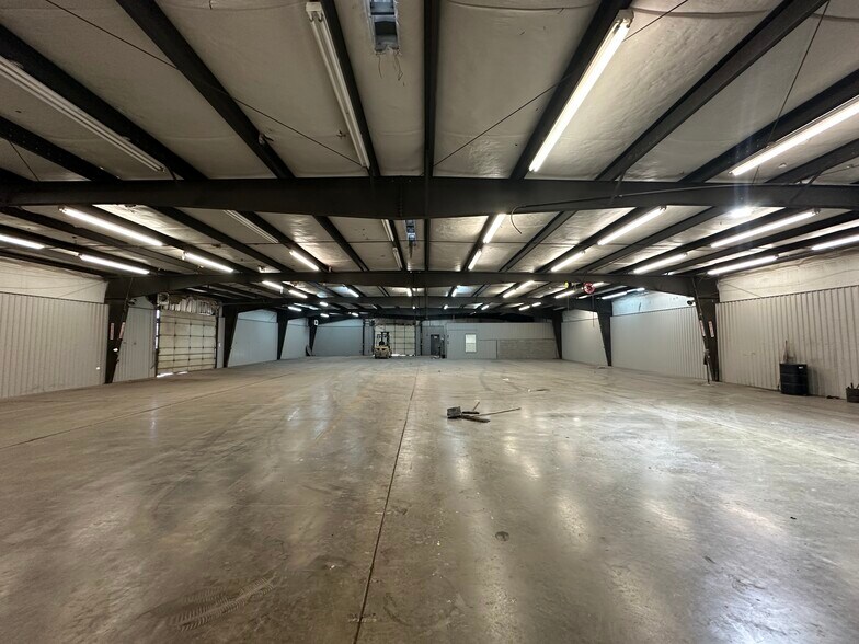 More Photos Of 1207 S County Road West, Odessa Warehouse For Lease