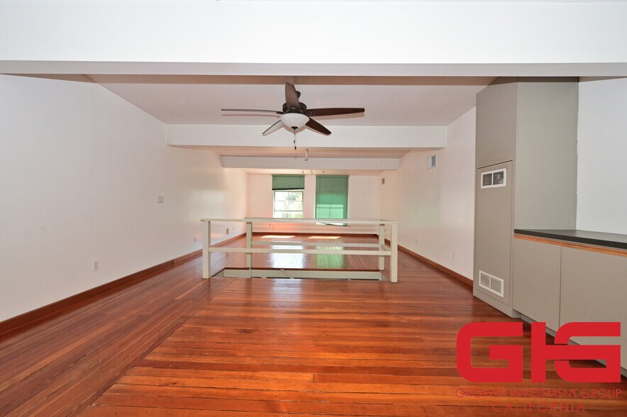 More Photos Of 88 N Hill Ave, Pasadena Storefront For Sale