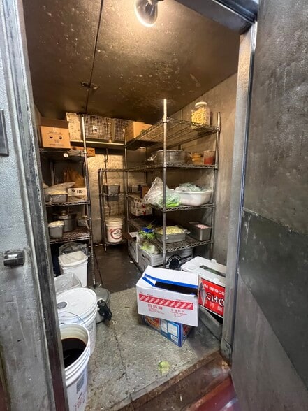 More Photos Of 546-574 Allen Rd, Basking Ridge General Retail For Lease