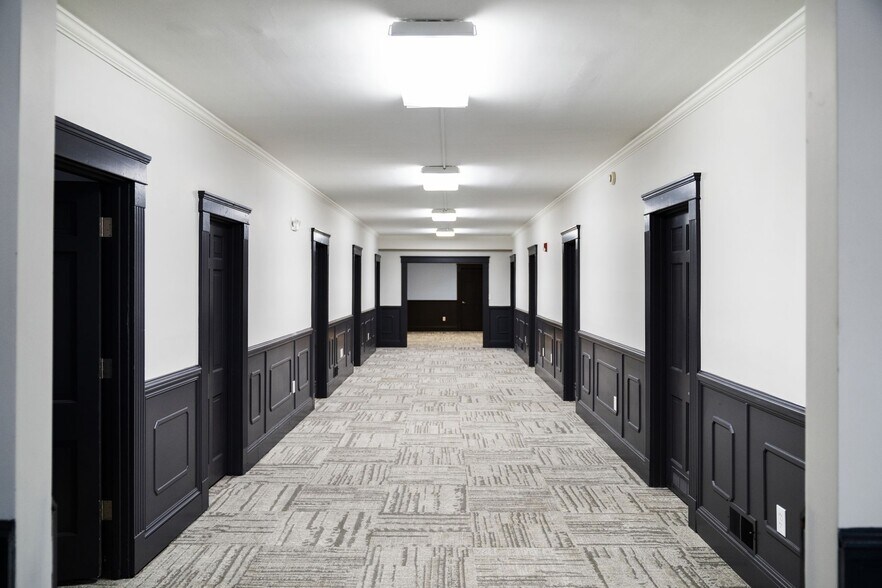 More Photos Of 1015 E Broad St, Columbus Coworking Space