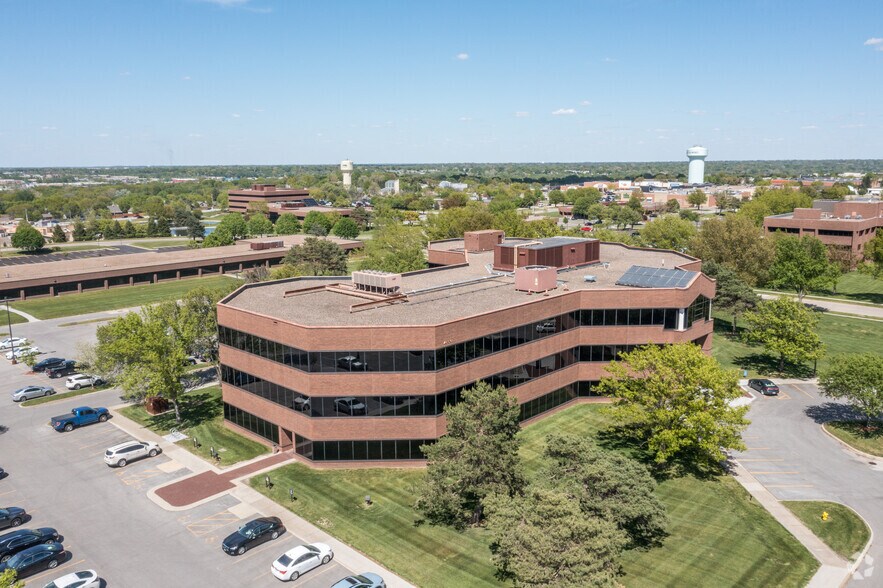 More Photos Of 4601 Westown Pky, West Des Moines Office For Lease